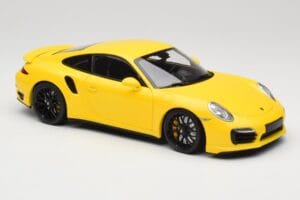 Porsche 911 991 Turbo S Gul Med Svarta Fälgar Minichamps 1:18 110062321 Metall — bild 6 av 8