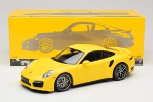 Porsche 911 991 Turbo S Gul Med Silverfärgade Fälgar Minichamps 1:18 110062322 Metall — bild 8 av 8