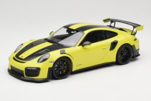 Porsche 911 GT2 RS 991.2 Weissach Package Grön Svarta Fälgar Minichamps 1:18 155068300-1 Metall