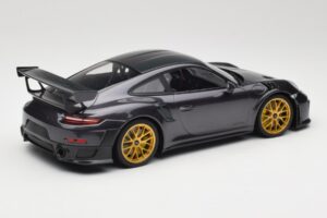 Porsche 911 991.2 GT2 RS Weissach Package Purple Metallic Med Gyllene Magnesiumfälgar Minichamps 1:18 153068322 Metall — bild 2 av 6