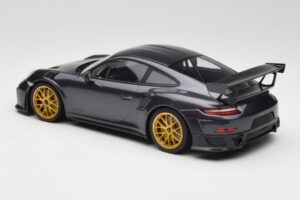 Porsche 911 991.2 GT2 RS Weissach Package Purple Metallic Med Gyllene Magnesiumfälgar Minichamps 1:18 153068322 Metall — bild 5 av 6