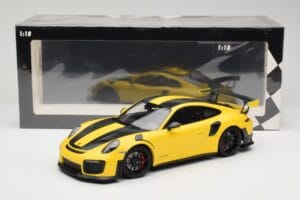 Porsche 911 991.2 GT2 RS Weissach Package Gul med Svarta Fälgar Minichamps 1:18 155068311 Metall — bild 6 av 6