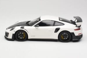 Porsche 911 991.2 GT2 RS Vit med Svarta Fälgar Minichamps 1:18 155068310 Metall — bild 3 av 6