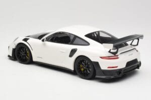 Porsche 911 991.2 GT2 RS Vit med Svarta Fälgar Minichamps 1:18 155068310 Metall — bild 5 av 6