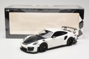 Porsche 911 991.2 GT2 RS Vit med Svarta Fälgar Minichamps 1:18 155068310 Metall — bild 6 av 6