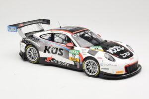 Porsche 911 991.2 GT3 R Kus Team 75 Bernhard #17 M. Ammermüller / M. Jaminet ADAC GT Masters 2017 Minichamps 1:18 155176917 M — bild 4 av 6