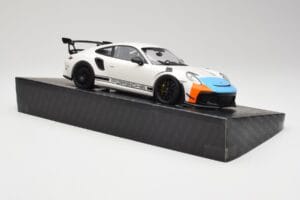 Porsche 911 991.2 GT3 RS Manthey Racing Vit & Blå & Orange Minichamps 1:18 MR-911-GT3RS-1805 Metall — bild 4 av 6