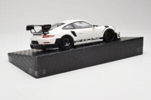 Porsche 911 991.2 GT3 RS Manthey Racing Vit Minichamps 1:18 MR-911-GT3RS-1801 Metall — bild 3 av 6