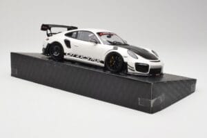 Porsche 911 991.2 GT3 RS Manthey Racing Vit Minichamps 1:18 MR-911-GT3RS-1801 Metall — bild 4 av 6