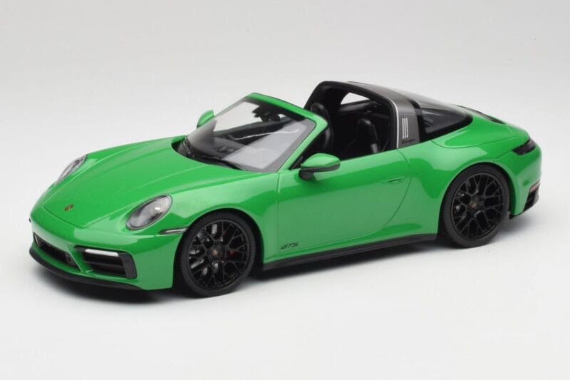 Porsche 911 991.2 Targa 4 GTS British Racing Grön Minichamps 1:18 155061065 Metall