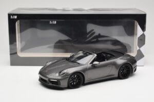 Porsche 911 992 Carrera 4 GTS Cabriolet Grey Metallic Minichamps 1:18 155063031 Metall — bild 6 av 6