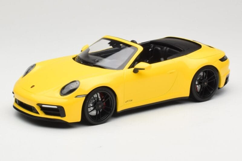 Porsche 911 992 Carrera 4 GTS Cabriolet Gul Minichamps 1:18 155063030 Metall