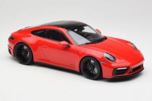 Porsche 911 992 Carrera 4 GTS Röd Minichamps 1:18 155063100 Metall — bild 4 av 6