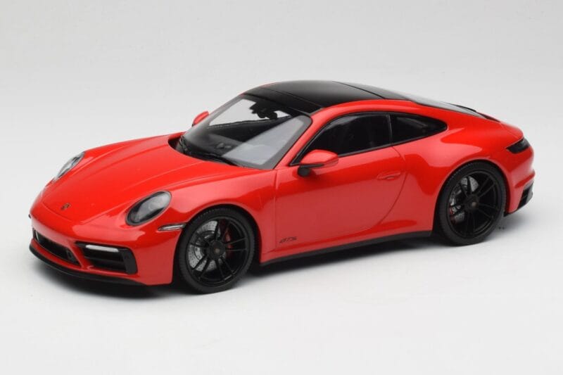 Porsche 911 992 Carrera 4 GTS Röd Minichamps 1:18 155063100 Metall