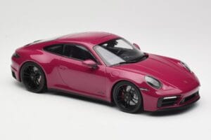 Porsche 911 992 Carrera 4 GTS Rubystar Minichamps 1:18 155063102 Metall — bild 4 av 6