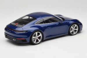 Porsche 911 992 Carrera 4S Blue Metallic Minichamps 1:18 153067327 Metall — bild 2 av 6