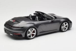 Porsche 911 992 Carrera 4S Cabriolet Agate Grey Metallic Minichamps 1:18 155067336 Metall — bild 2 av 6