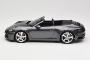 Porsche 911 992 Carrera 4S Cabriolet Agate Grey Metallic Minichamps 1:18 155067336 Metall — bild 3 av 6