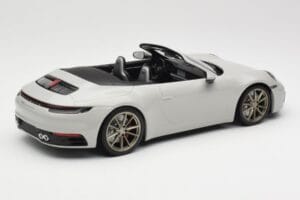 Porsche 911 992 Carrera 4S Cabriolet Grå Minichamps 1:18 155067335 Metall — bild 2 av 6