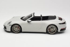 Porsche 911 992 Carrera 4S Cabriolet Grå Minichamps 1:18 155067335 Metall — bild 3 av 6