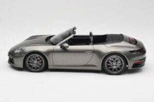 Porsche 911 992 Carrera 4S Cabriolet Mamba Green Metallic Minichamps 1:18 155067337 Metall — bild 3 av 6
