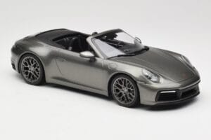 Porsche 911 992 Carrera 4S Cabriolet Mamba Green Metallic Minichamps 1:18 155067337 Metall — bild 4 av 6