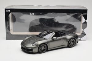 Porsche 911 992 Carrera 4S Cabriolet Mamba Green Metallic Minichamps 1:18 155067337 Metall — bild 6 av 6