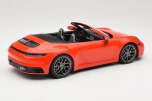 Porsche 911 992 Carrera 4S Cabriolet Orange Minichamps 1:18 155067334 Metall — bild 2 av 6