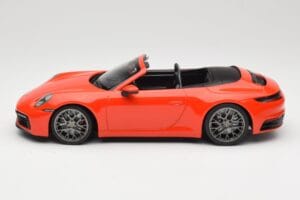 Porsche 911 992 Carrera 4S Cabriolet Orange Minichamps 1:18 155067334 Metall — bild 3 av 6