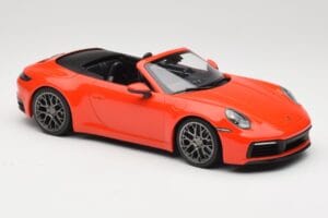 Porsche 911 992 Carrera 4S Cabriolet Orange Minichamps 1:18 155067334 Metall — bild 4 av 6