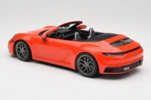 Porsche 911 992 Carrera 4S Cabriolet Orange Minichamps 1:18 155067334 Metall — bild 5 av 6