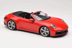 Porsche 911 992 Carrera 4S Cabriolet Röd Minichamps 1:18 155067331 Metall — bild 4 av 6