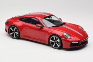Porsche 911 992 Carrera 4S Carmine Red Minichamps 1:18 155067326 Metall — bild 4 av 6