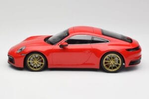 Porsche 911 992 Carrera 4S Guards Röd & Guld Hjul Minichamps 1:18 153067328 Metall — bild 3 av 6