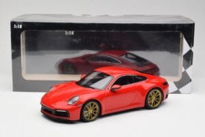 Porsche 911 992 Carrera 4S Guards Röd & Guld Hjul Minichamps 1:18 153067328 Metall — bild 6 av 6
