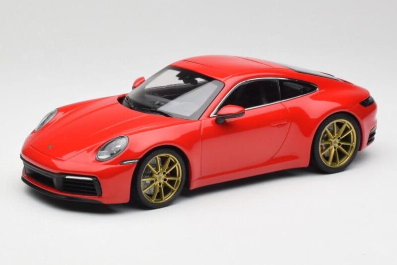 Porsche 911 992 Carrera 4S Guards Röd & Guld Hjul Minichamps 1:18 153067328 Metall