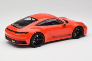 Porsche 911 992 Carrera 4S Lava Orange Minichamps 1:18 155067327 Metall — bild 2 av 6