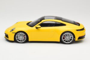 Porsche 911 992 Carrera 4S Gul Minichamps 1:18 155067320 Metall — bild 3 av 6