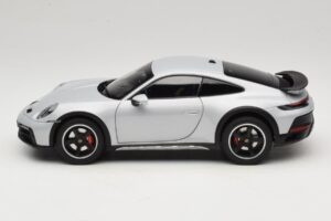 Porsche 911 992 Dakar Ice Grey Metallic Norev 1:18 187242 Metall — bild 4 av 8