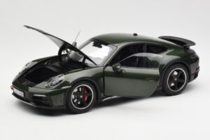 Porsche 911 992 Dakar Oak Grön Metallic Norev 1:18 187241 Metall — bild 2 av 9