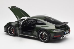 Porsche 911 992 Dakar Oak Grön Metallic Norev 1:18 187241 Metall — bild 6 av 9