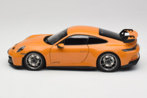 Porsche 911 992 GT3 Bahama Yellow Norev 1:18 187387 Metall — bild 4 av 8