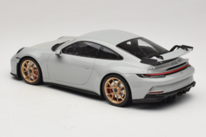 Porsche 911 992 GT3 Chalk Guldhjul Minichamps 1:18 117069001 Metall — bild 5 av 6