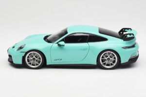 Porsche 911 992 GT3 Mint Grön Norev 1:18 187316 Metall — bild 4 av 8