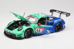 Porsche 911 992 GT3 R Falken #44 D. Eriksson / T. Heinemann 24 Hours of Nurburgring 2023 Minichamps 1:18 113236344 Metall — bild 2 av 8