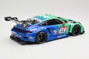 Porsche 911 992 GT3 R Falken #44 D. Eriksson / T. Heinemann 24 Hours of Nurburgring 2023 Minichamps 1:18 113236344 Metall — bild 3 av 8