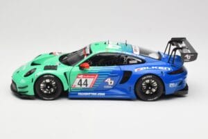 Porsche 911 992 GT3 R Falken #44 D. Eriksson / T. Heinemann 24 Hours of Nurburgring 2023 Minichamps 1:18 113236344 Metall — bild 4 av 8