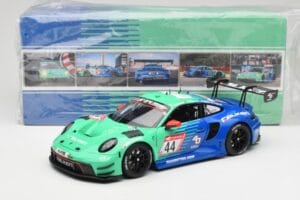 Porsche 911 992 GT3 R Falken #44 D. Eriksson / T. Heinemann 24 Hours of Nurburgring 2023 Minichamps 1:18 113236344 Metall — bild 8 av 8