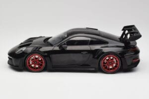 Porsche 911 992 GT3 RS Svart & Röda Hjul & Svart Dekor Minichamps 1:18 153062240 Metall — bild 3 av 6
