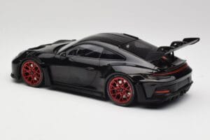 Porsche 911 992 GT3 RS Svart & Röda Hjul & Svart Dekor Minichamps 1:18 153062240 Metall — bild 5 av 6